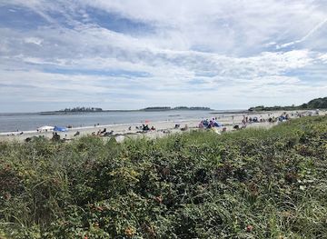 maine/attraction/crescent-beach-state-park