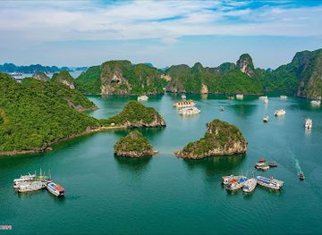 vietnam/ha-long/tuan-chau-island