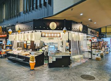 japan/kanazawa/omicho-market