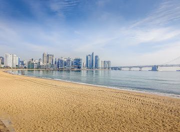 south-korea/busan/gwangalli-beach