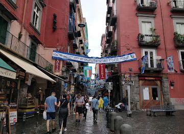 italy/naples/spaccanapoli