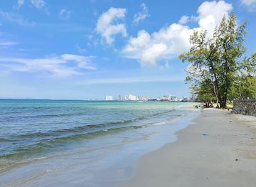cambodia/sihanoukville/ochheuteal-beach