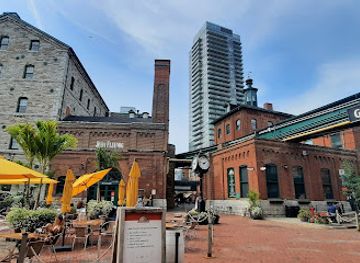 canada/toronto/distillery-district