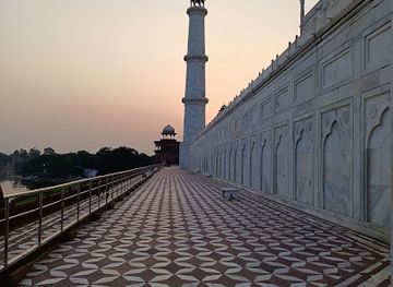 india/agra/taj-ganj