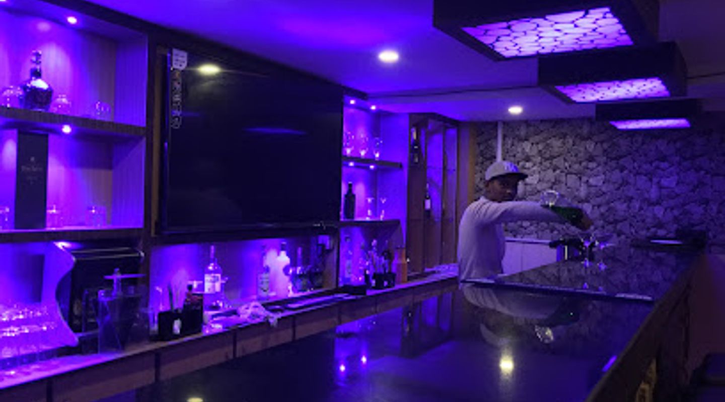 Liquid Lounge