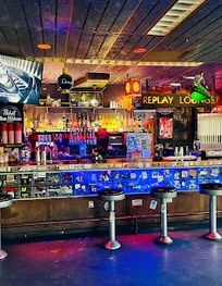 The Vibrant Charisma of Green Lady Lounge