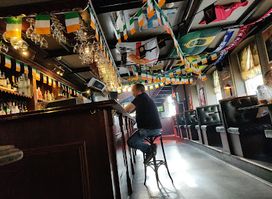Mulligans Irish Pub