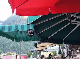 Schirmbar Hallstatt (Umbrella Bar Hallstatt)