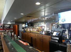Lucky's Tavern