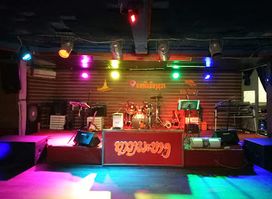 ราตรีเมืองชวา หลวงพระบาง Mueangswa Nightclub