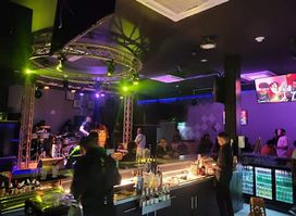 LUXX Bar & Lounge
