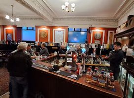 Curly Coo Bar