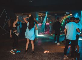 NO LIMIT NIGHT CLUB