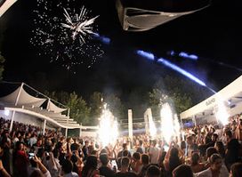 White Island Summer Club