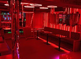 RED BOX PREMIUM GENTLEMAN CLUB