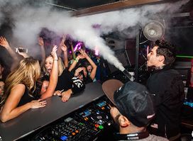 REV Ultra Lounge