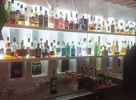Delos Lounges & Bar