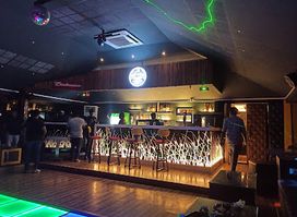 Darwin's Resto Pub