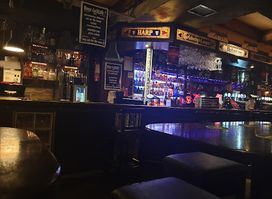 Hennessys Bar