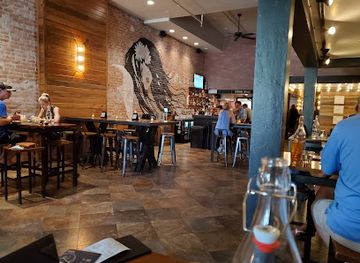 washington/lake-chelan/nightclub/layla-s-bar-kitchen