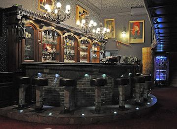 Royal night club
