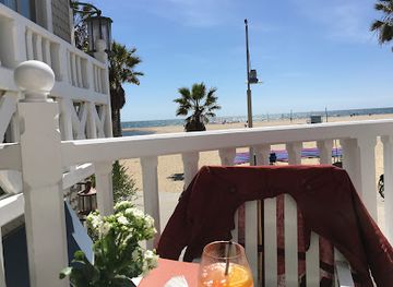 california/santa-monica/ocean-park/nightclub/the-living-room