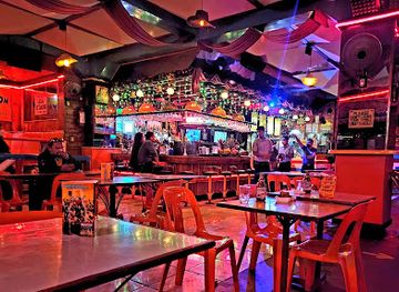 Alberto's Bar