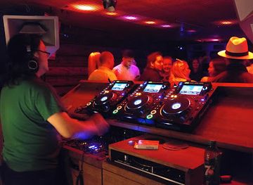 norway/oslo/nightclub/jager