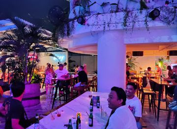 indonesia/pulau-moyo/nightclub/lxxy-bali
