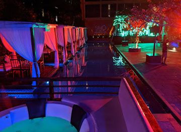 Sinq Night Club