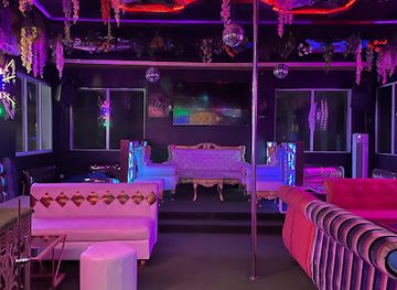 Embassy lounge