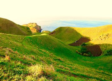 philippines/batanes/nightclub/basco-rolling-hills