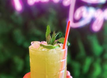 kosovo/prizren/nightclub/friends-lounge