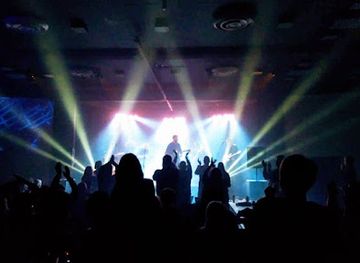 iceland/westfjords/nightclub/blus-milli-fjalls-og-fjoru