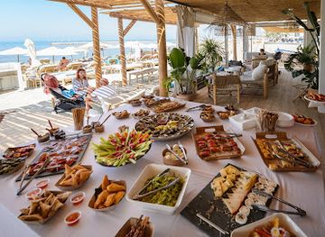 france/camargue/nightclub/playa-miramar