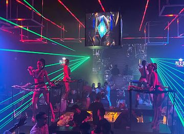 PAUSE CLUB