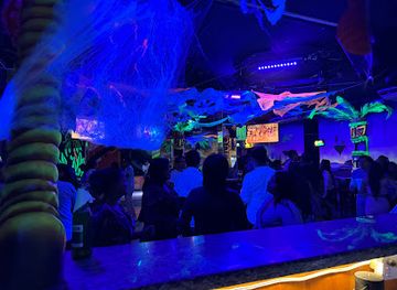 ecuador/galapagos-islands/nightclub/la-discoteca-de-wilfrido