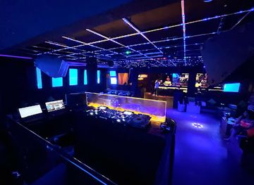 VANITY POOL CLUB