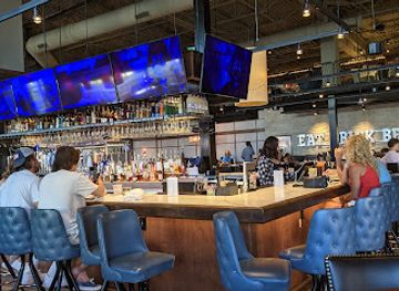 Bar Louie - Broadway at the Beach