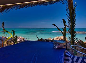 the-bahamas/rum-cay/nightclub/nirvana-beach-bar