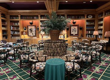 michigan/mackinac-island/nightclub/audubon-wine-bar