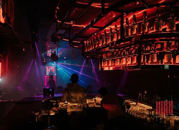vietnam/hanoi/tay-ho-district/nightclub/vixx-club