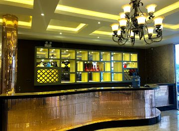 myanmar-burma/rakhine-state/nightclub/white-house-ktv-bar-resataurant