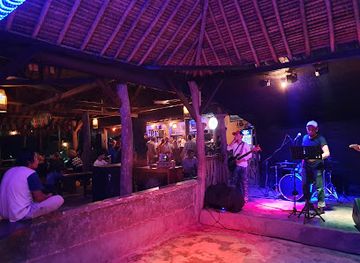 indonesia/west-nusa-tenggara/nightclub/surfers-bar-kuta-lombok