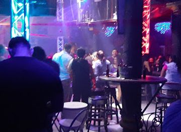 guatemala/puerto-barrios/nightclub/paradise