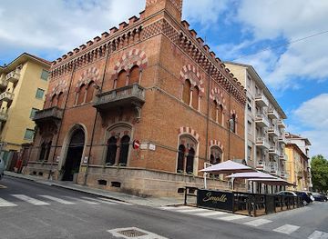 italy/langhe/nightclub/smalls-club