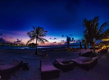 maldives/thinadhoo-island/nightclub/beach-bar