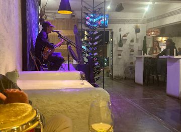 chile/valle-de-la-luna/nightclub/karavan-restobar