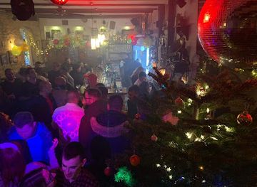 hungary/keszthely/nightclub/anizs-cafe-pub