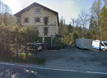 germany/hohenzollern-castle/nightclub/bauwagen-hausen-i-k